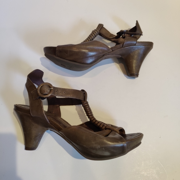 Chocolate Negro Leather Heels - Picture 6 of 8